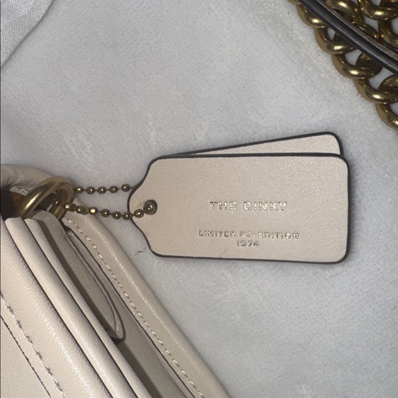 Coach - Dinky Bag - Picture 8 of 16